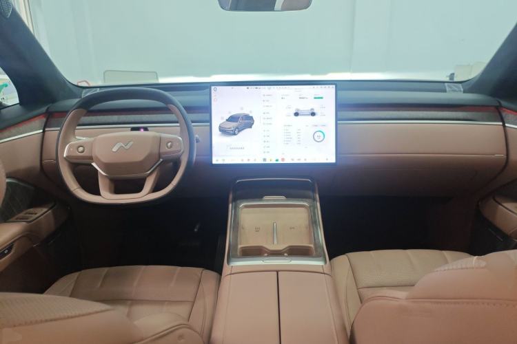 Used ONVO Luxeed L90 2025 Model—Max Six-Seater Version
