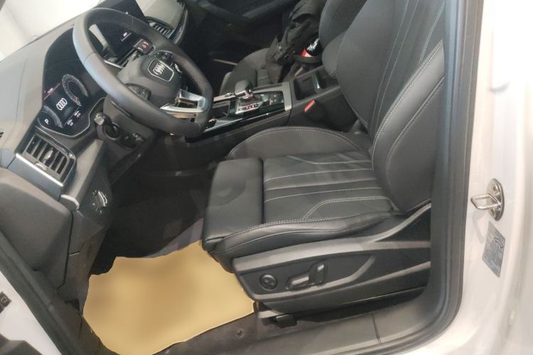 Used Audi Q5L 2022 40T Fashionable and Dynamic Model
