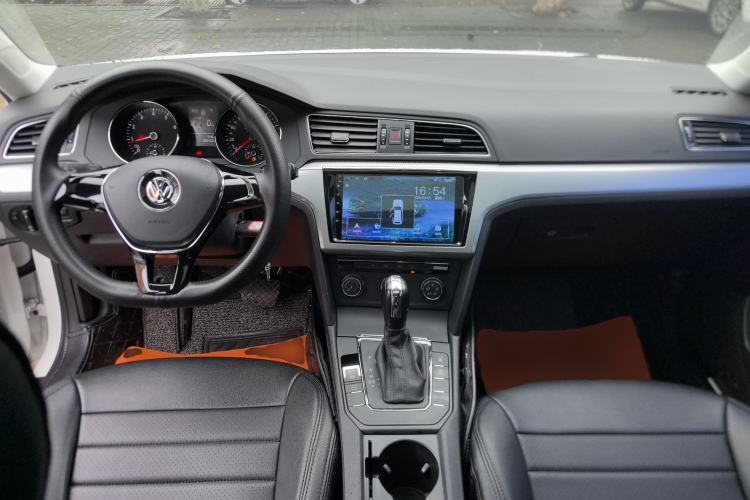 Used Volkswagen Lamando 2018 230TSI DSG Fashion Edition Center Console