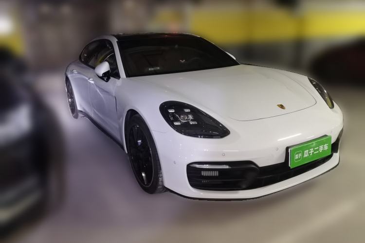 Used Porsche Panamera 2023-Year Restyled Panamera Executive Extended Platinum Edition 2.9T Front Right 45 Deg