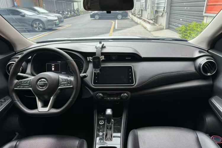 Used Nissan Kicks 2022 1.5L CVT XV Luxury Edition Interior 6