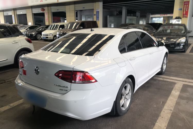 Used Volkswagen Lamando 2017 230TSI DSG Fashion Edition Rear Right 45 Deg