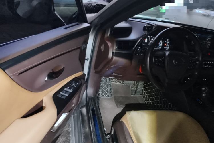 Used Lexus ES 2020 260 Excellence Edition Driver Seat