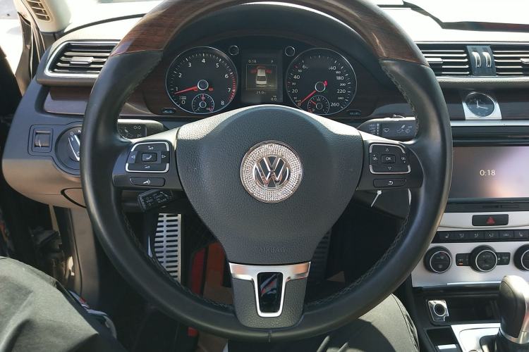 Used Volkswagen Magotan 2015 1.8TSI Prestige Model Steering Wheel