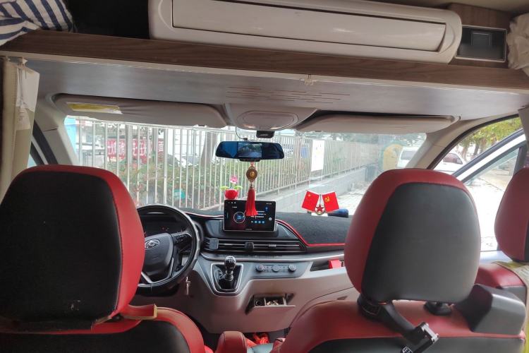 Used SAIC MAXUS Xintu V90 2020 2.0T Manual Yunjie Version Front-Wheel Drive with Single Rear Tire Short Wheelbase Mid-Height Design 6-Seater
