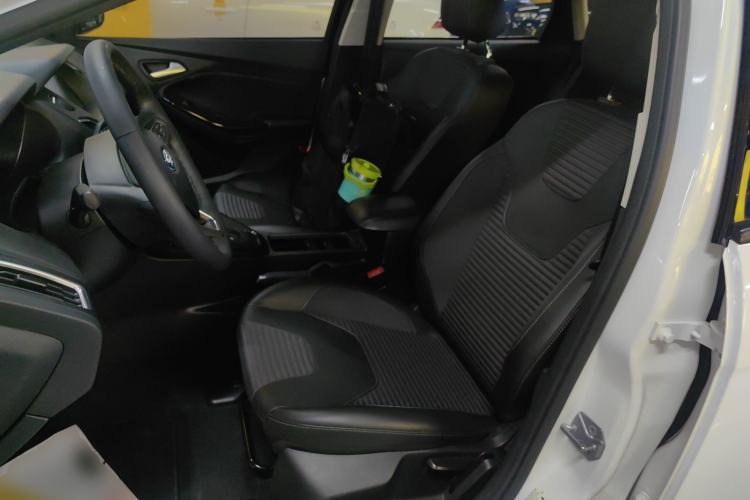 Used Ford Focus 2018 Hatchback Classic 1.6L Automatic Trendy SmartDrive Edition
