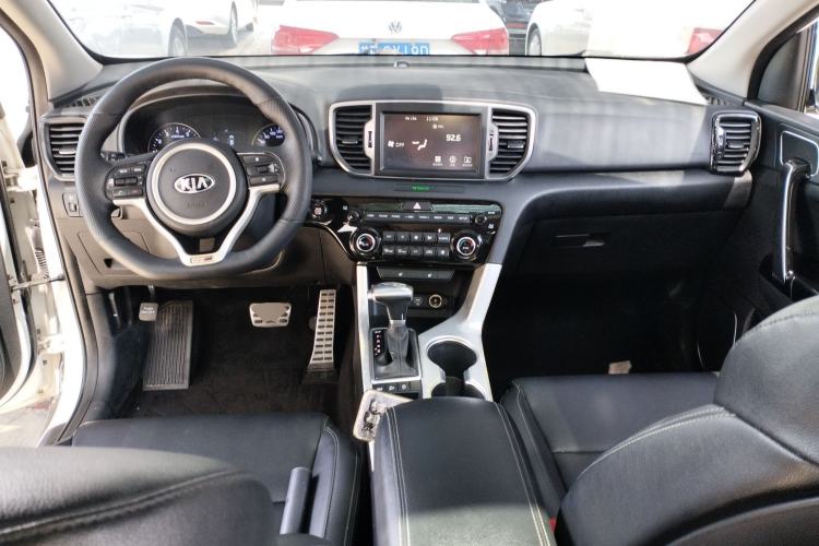 Used Kia KX5 2016 1.6T Automatic Two-Wheel Drive DLX Center Console