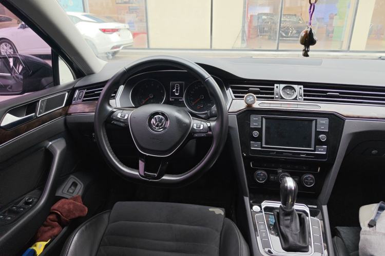 Used Volkswagen Magotan 2018 330TSI DSG Luxury Model Steering Wheel