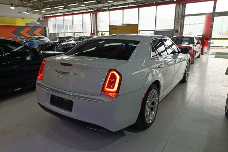 Used Chrysler 300C 2016 3.0L Supreme Edition