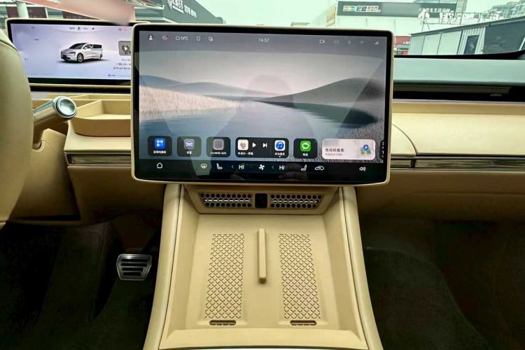 Used Hima Luxeed R7 2024 All-Electric 802 km Max
