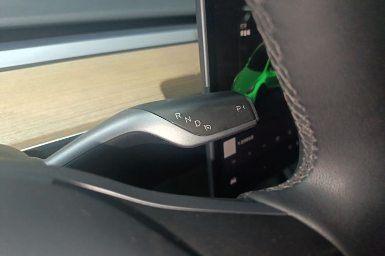 Used Tesla Model Y 2022 Long-Range All-Wheel-Drive Version