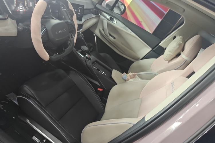 Used Lynk & Co 06 EM-P 2022 PHEV 84 km Range Pro Version
