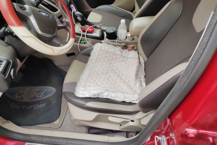 Used Ford Focus 2012 Hatchback 1.6L Automatic Fashion Edition Left Front Seat