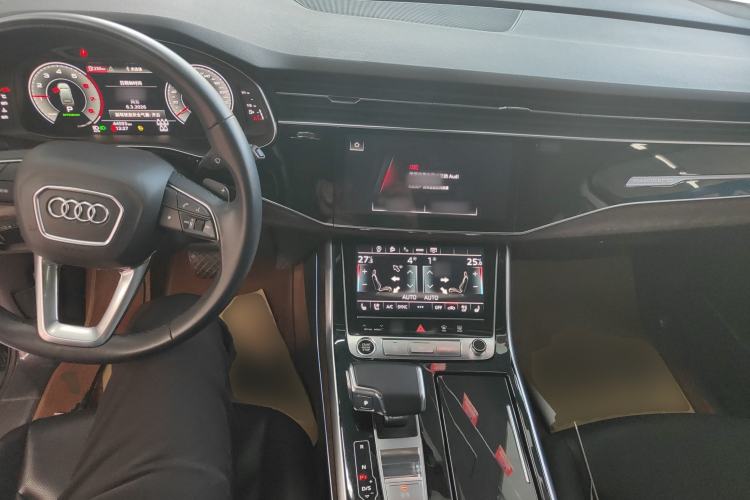 Used Audi Q7 2022 55 TFSI quattro S line Sport model
