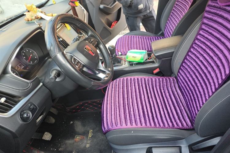 Used Roewe RX5 2016 Revised Version 20T Two-Wheel Drive Manual Transmission Luxury Edition
