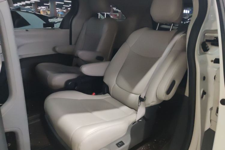 Used Toyota Sienna 2023 2.5L Hybrid Comfort Edition
