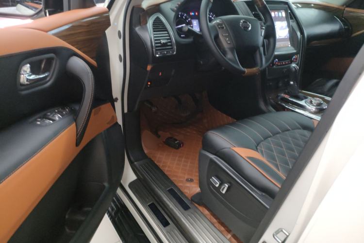 Used Nissan Patrol 2018 Y62 4.0 XE Middle East Driver Seat