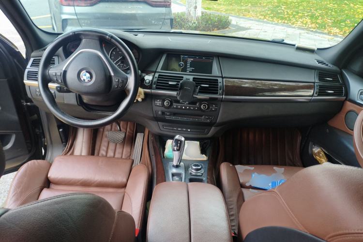 Used BMW X5 2013 xDrive35i Leading Model Center Console