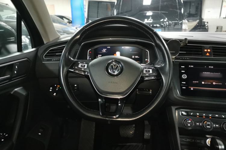 Used Volkswagen Tiguan 2018 330TSI All-Wheel-Drive Innovation Model Steering Wheel