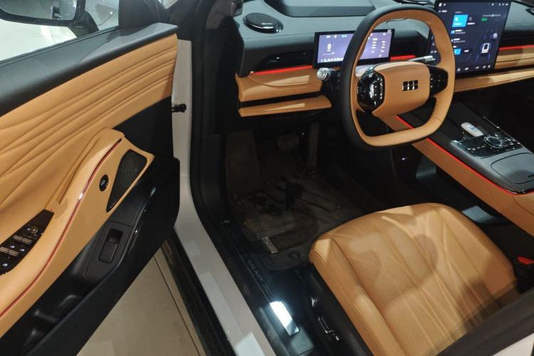 Used Geely Galaxy 8 2025 130km EM-i Flagship Edition Driver Seat