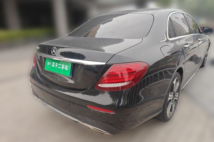 Used Mercedes-Benz E-Class 2016 E 300 L Sporty and Stylish Model
