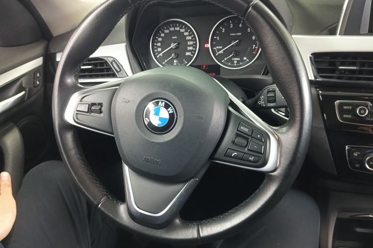 Used BMW X1 2018 sDrive18Li Fashion Model Steering Wheel