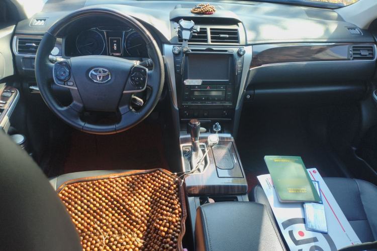 Used Toyota Camry 2016 Dual-Engine 2.5 HG 10th Anniversary Deluxe Navigation Edition