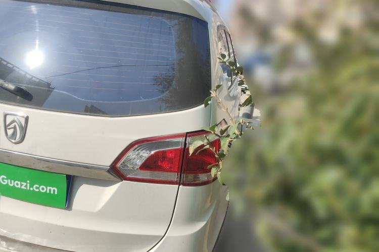 Used Baojun 730 2014 1.5L manual Comfort version 7 seats
