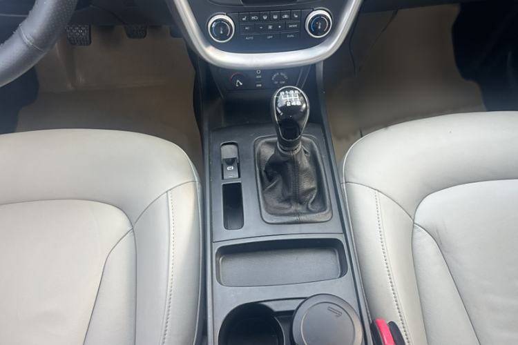 Used Bestune X80 2013 2.0L manual luxury version