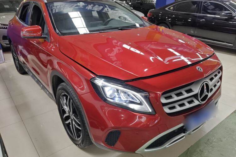 Used Mercedes-Benz GLA 2017 GLA 200 Fashion Model Front Right 45 Deg