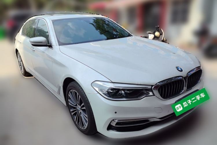 Used BMW 5 Series 2018 Facelifted 530Li Luxury Edition Premium Package Front Right 45 Deg