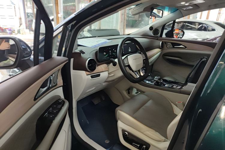 Used FORTHING Yacht 2022 1.5T DCT Chasing-the-Waves Edition Driver Seat