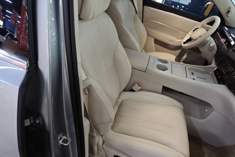 Used Hima AITO M8 2025 Extended-Range Max+ Version 53.4 kWh 6-Seater Edition
