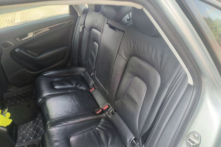 Used Audi A4L 2012 2.0 TFSI automatic Comfort trim level