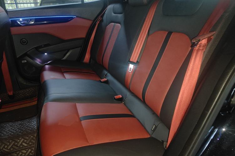 Used Dongfeng Aeolus Yixuan 2021 230T Automatic Dream-Chasing Rider Edition Left Rear Seat