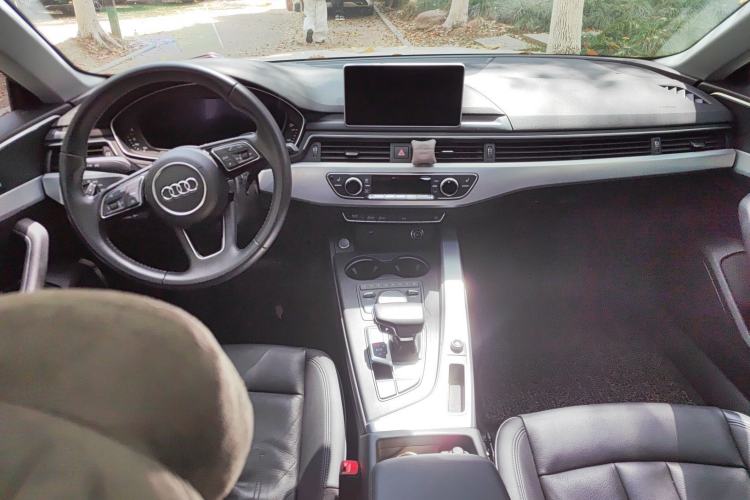 Used Audi A5 2019 Sportback 45 TFSI Fashion Model Center Console