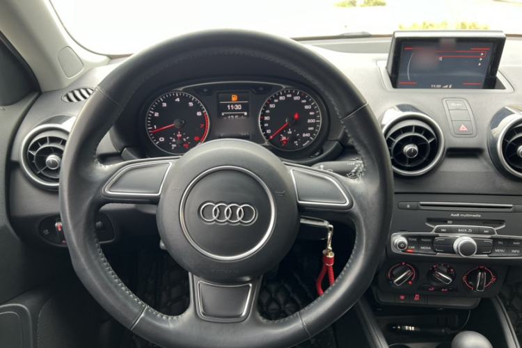 Used Audi A1 2016 30 TFSI Sportback Design Fashion Edition Interior 5