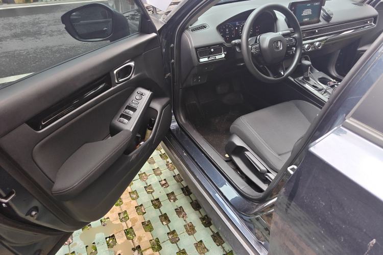 Used Honda Civic 2023 240TURBO CVT Dynamic Edition Driver Seat