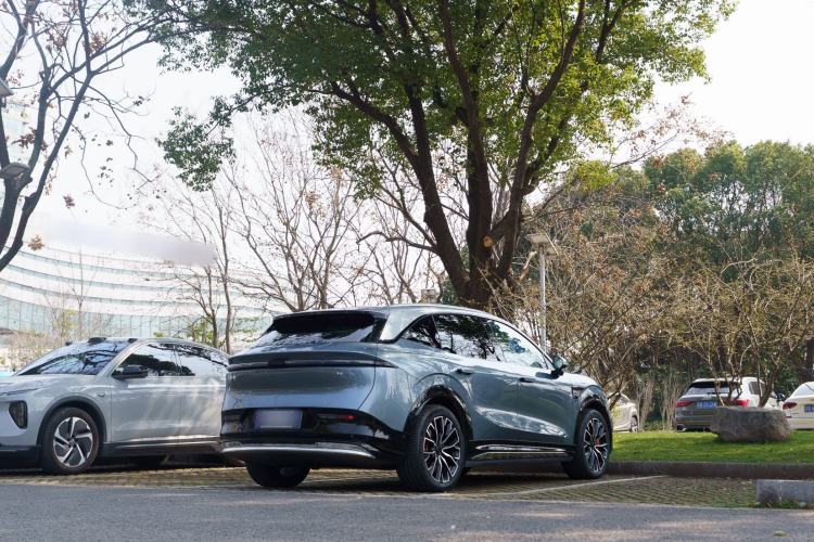 Used Zeekr 7X 2025 100 kWh Long-Range Rear-Wheel Drive with Intelligent Driving Features Exterior 4