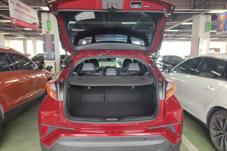 Used Toyota IZOA 2020 2.0L Yichi Version
