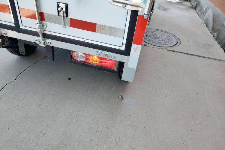 Used REACH MINI Truck 2023 140km Long Wheelbase Van Ambition Version
