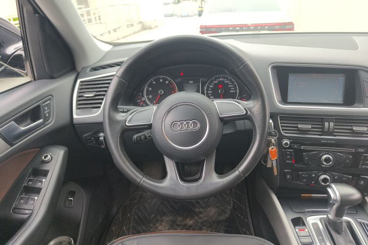 Used Audi Q5 2018 Collector's Edition 40 TFSI Ambition Model