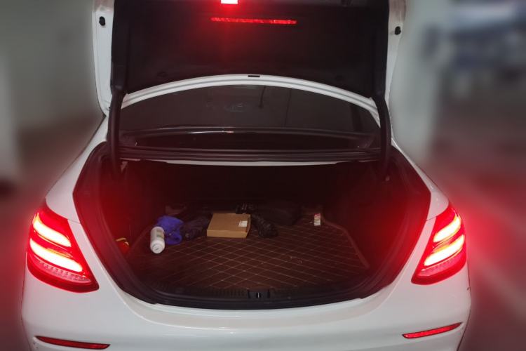 Used Mercedes-Benz E-Class 2016 E 200 L Sport Edition Trunk