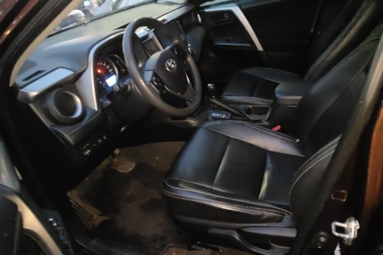 Used Toyota RAV4 2016 2.0L CVT Two-Wheel Drive Fashion Edition China V Standard