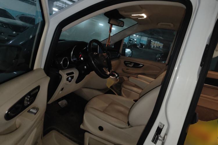 Used Mercedes-Benz V-Class 2016 V 260 Avantgarde Edition