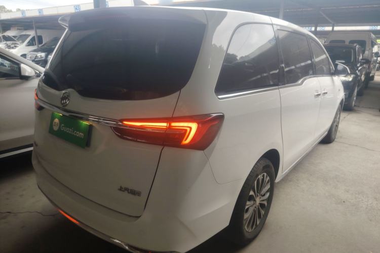 Used Buick GL8 2023 Facelifted Land Cruiser Executive Luxury Version
