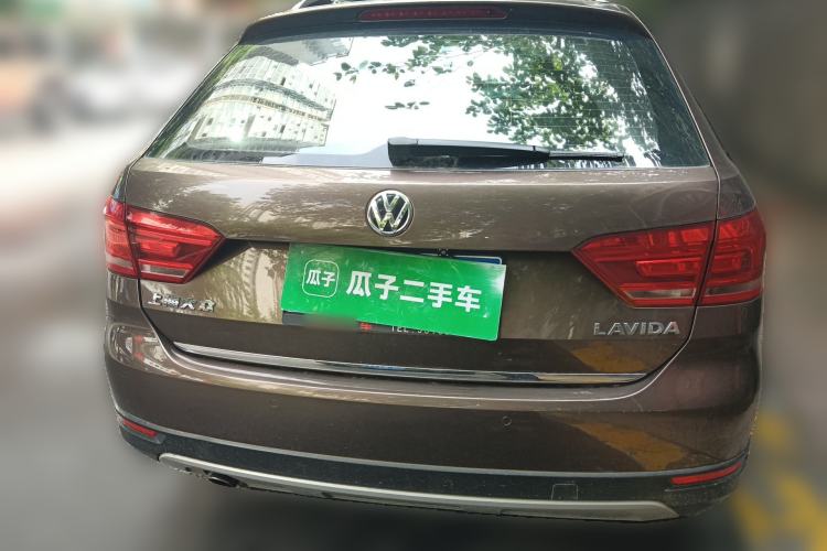 Used Volkswagen Cross Lavida 2014 1.6L Automatic
