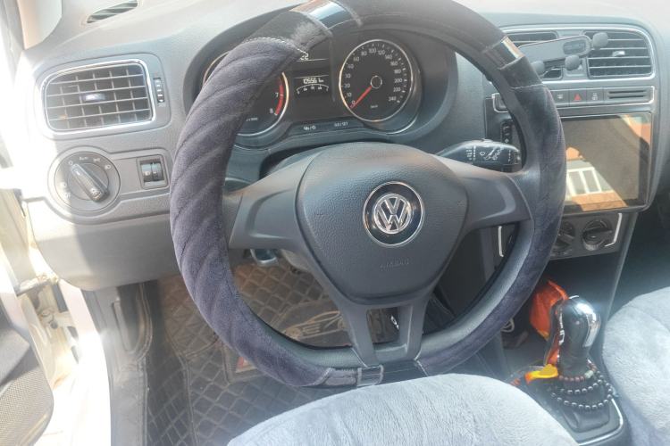 Used Volkswagen Polo 2014 1.6L Automatic Comfort Edition Steering Wheel