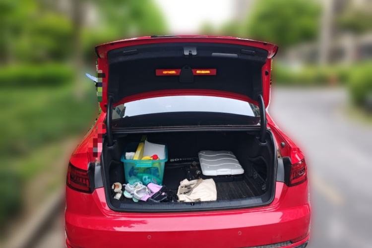 Used Audi A4L 2018 30th Anniversary Edition 40 TFSI Fashion Model Trunk