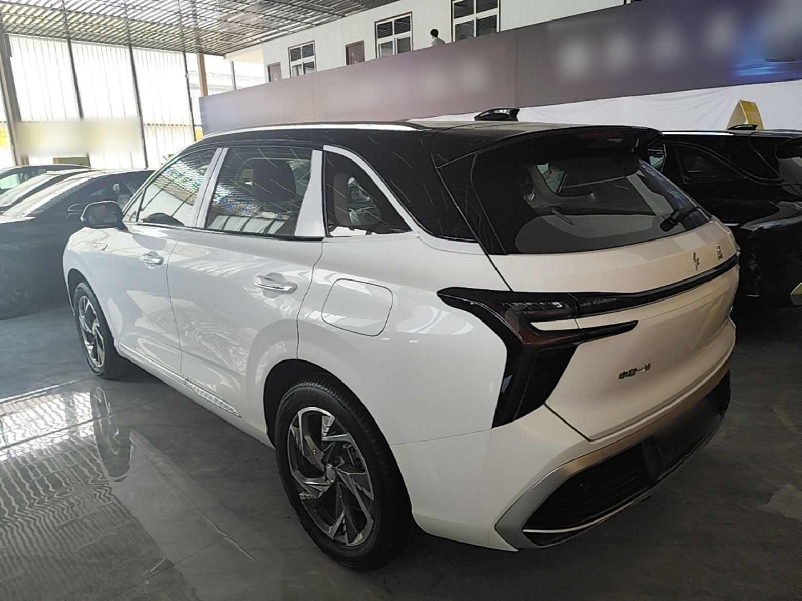 Hongqi HS3 PHEV 2025 Model 125km Jingwei 2 Millionth Anniversary Edition — снимка 4